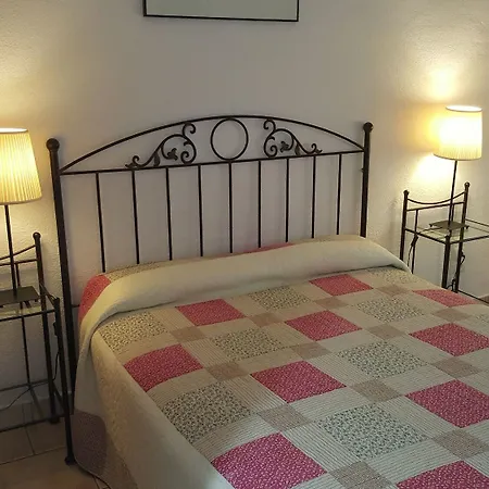 Residencia Catalina Pensión 2*